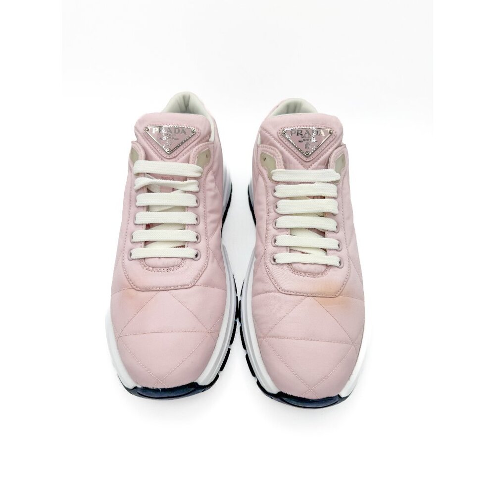 Prada Re-Nylon Piuma Metal Triangle Logo Quilted 45mm Sneakers 40 Alabastro